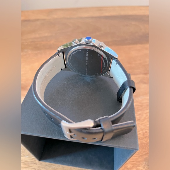 Marc by Marc Jacobs Watch with Black Leather Strap NWT - Picture 7 of 9